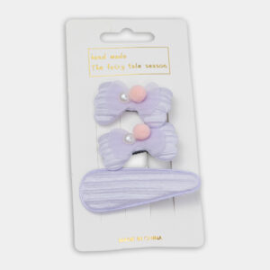 Features: Set of 3 handmade lavender hair clips 2 bow clips with pearl & pom-pom accents + 1 plain clip Soft satin finish for an elegant, delicate look Lightweight and gentle on hair Perfect for gifting, parties, or everyday wear