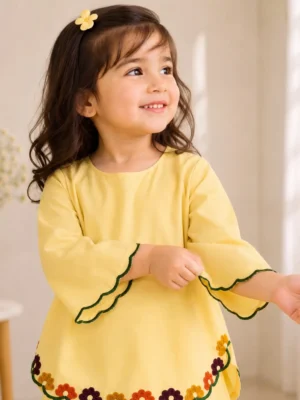 Girls Floral Scallop Set in yellow, close-up view
